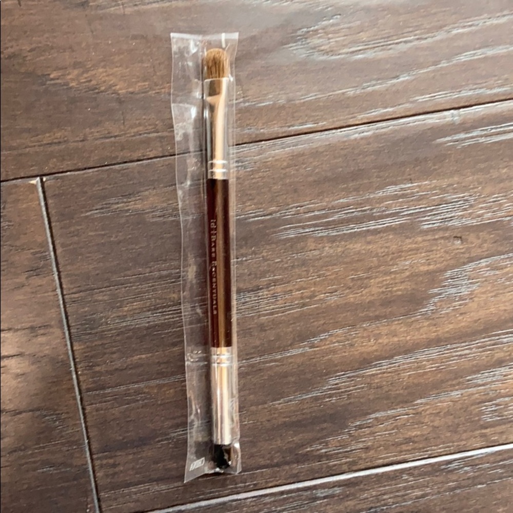 Bare Minerals double ended eye shadow brush